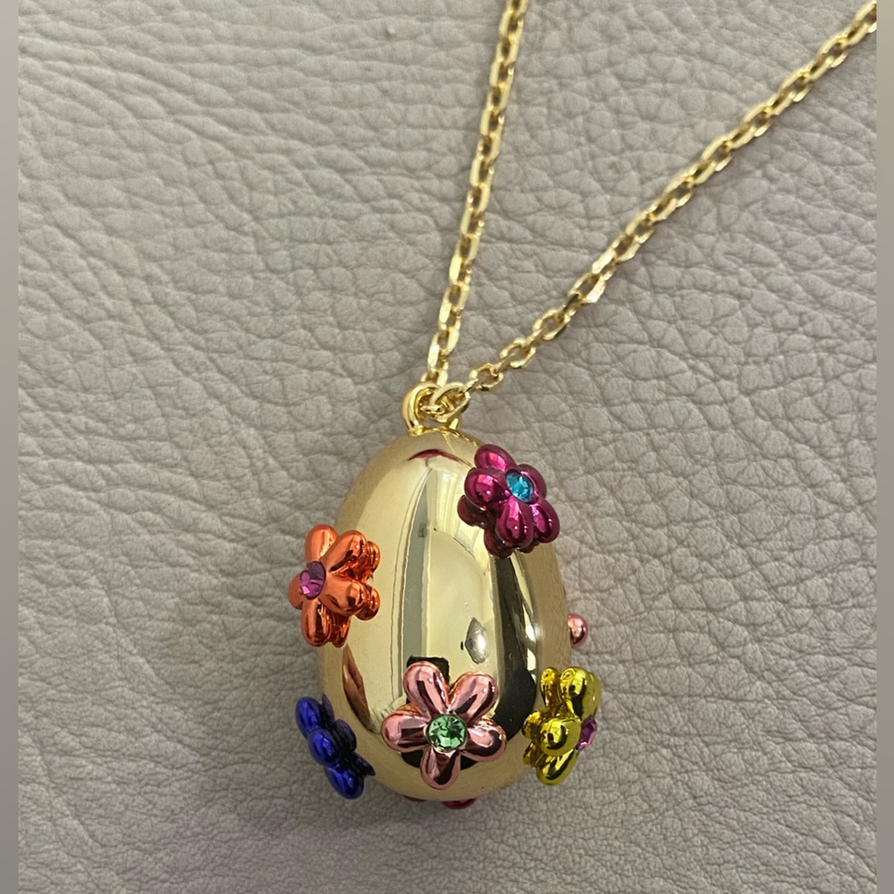 Kurt Geiger London Floral Egg Pendant Necklace Gold Multi NWT - Picture 5 of 7